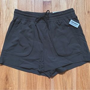 Old Navy women’s StretchTech pocket shorts